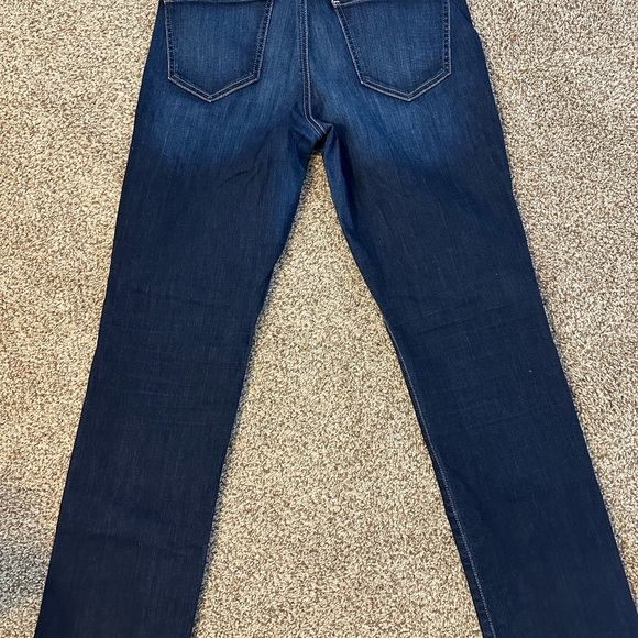 Lucky Jeans, size 8/29R, like new! dark, mid rise straight - Picture 4 of 4